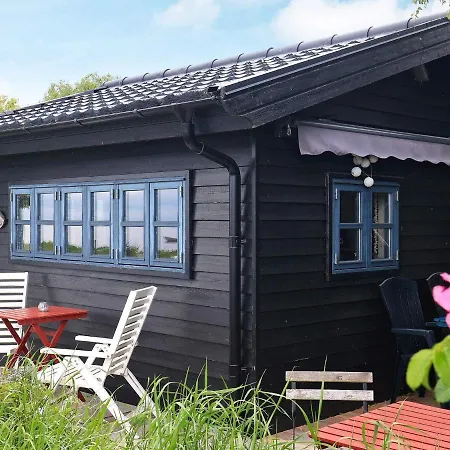 4 Person In Bogense-by Traum